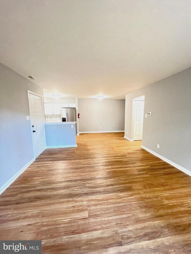 Foto del edificio - 1054 Tristram Cir