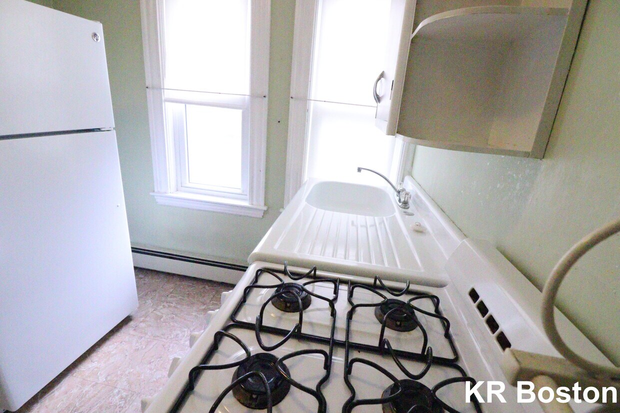 99 Jackson Rd Unit 3, Newton, MA 02458 Apartments in Newton, MA