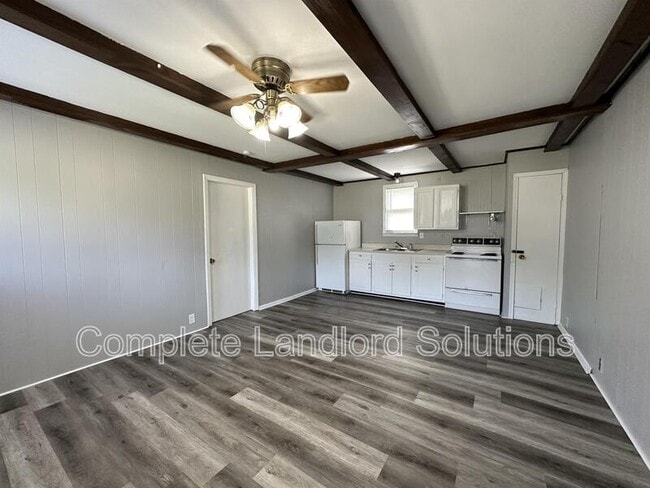 Building Photo - 6948 N 32nd St