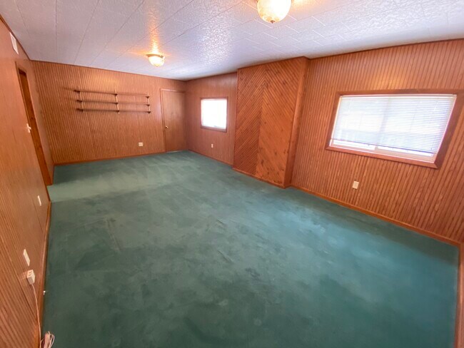 Building Photo - 5895 Heckert Rd