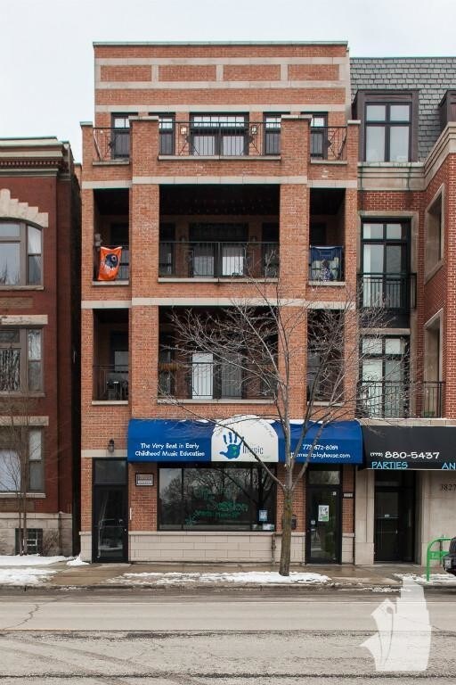 Building Photo - 3829 N Southport Ave
