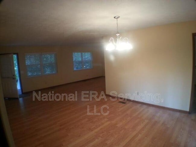 Building Photo - 3653 Chestnut Lake Ct