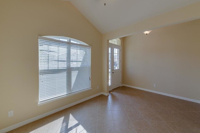 Building Photo - 8126 Platts Ave