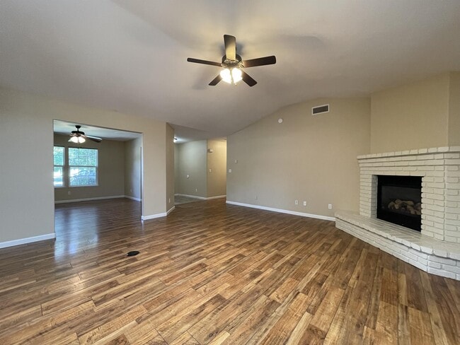 Building Photo - 345 Denali Dr