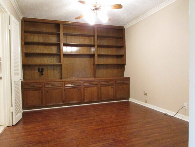 Building Photo - 3219 Ashmont Ln
