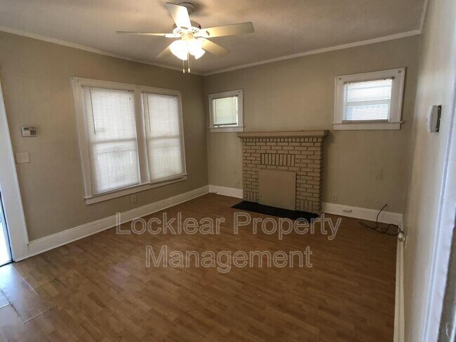 Building Photo - 522 W 19th St