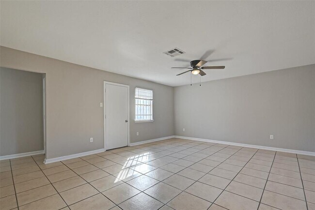 Building Photo - 8726 Valley Flag Dr