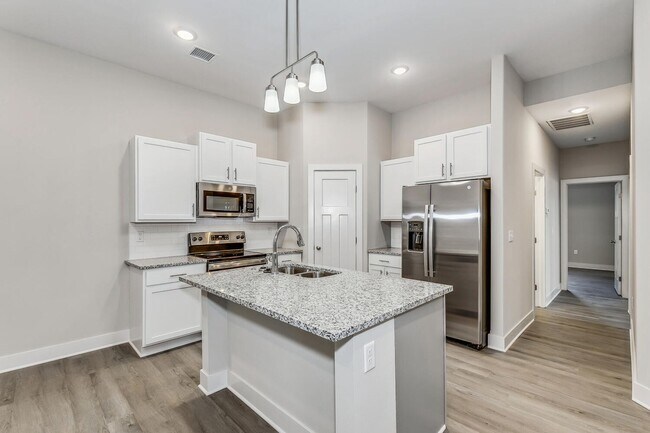 Foto del edificio - Built in 2023 Town Home with fenced yard &...
