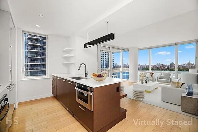 Building Photo - 3 bedroom in Brooklyn NY 11249