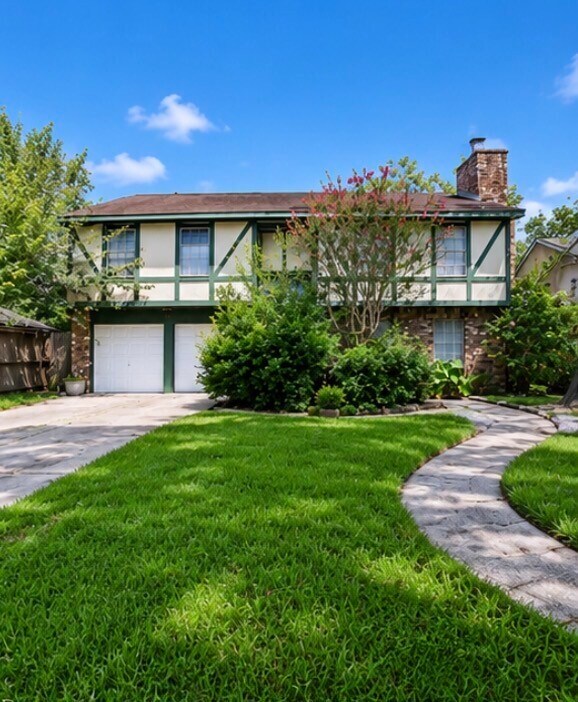 Foto del edificio - 379 Richvale Ln