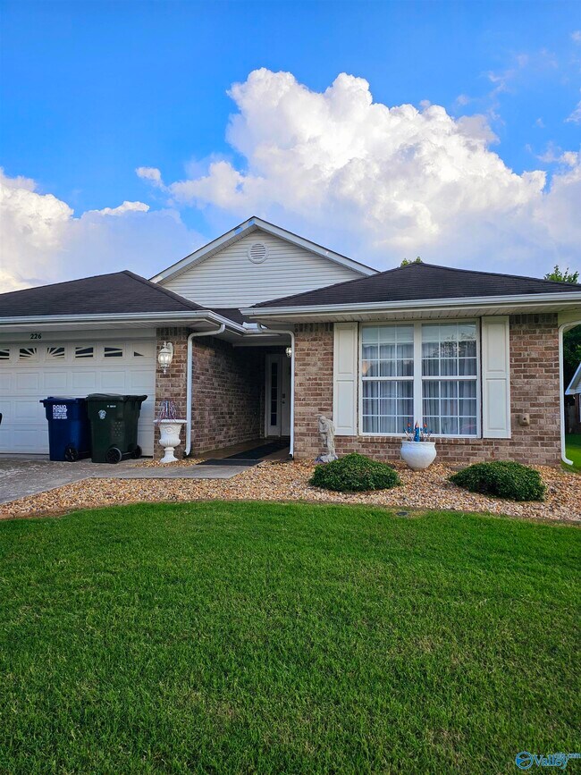 Foto del edificio - 226 Glen Meadows Ln