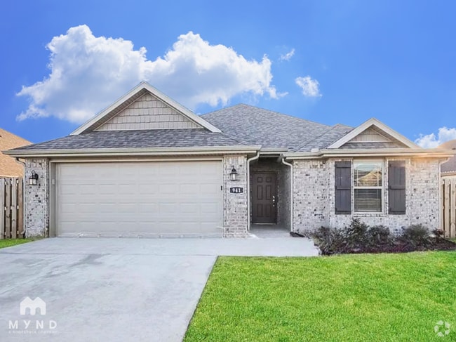 Building Photo - 941 Lakeview Dr