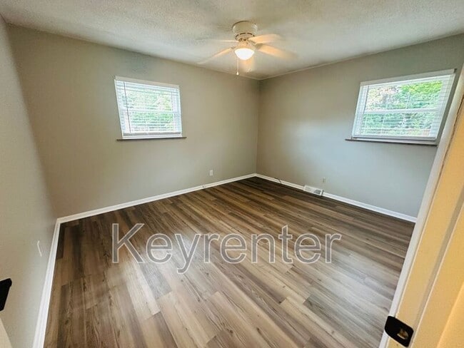 Building Photo - 11629 S Williamsburg Dr