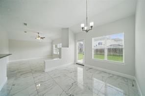 Foto del edificio - 9819 Lynnrose Springs Dr