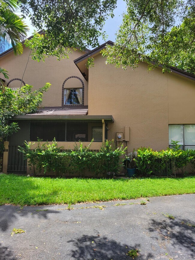 Foto del edificio - 3605 NW 21st Ct