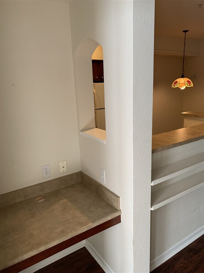 Building Photo - 2801 Chancellorsville Dr