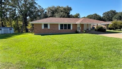 Building Photo - 401 Bayou Oaks Dr
