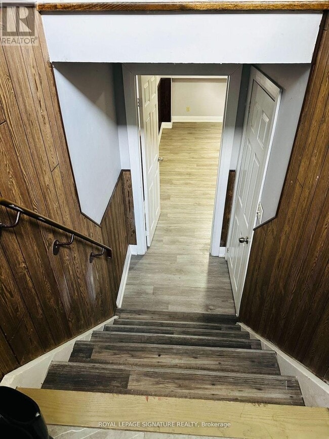 Building Photo - 827 Stainton Dr