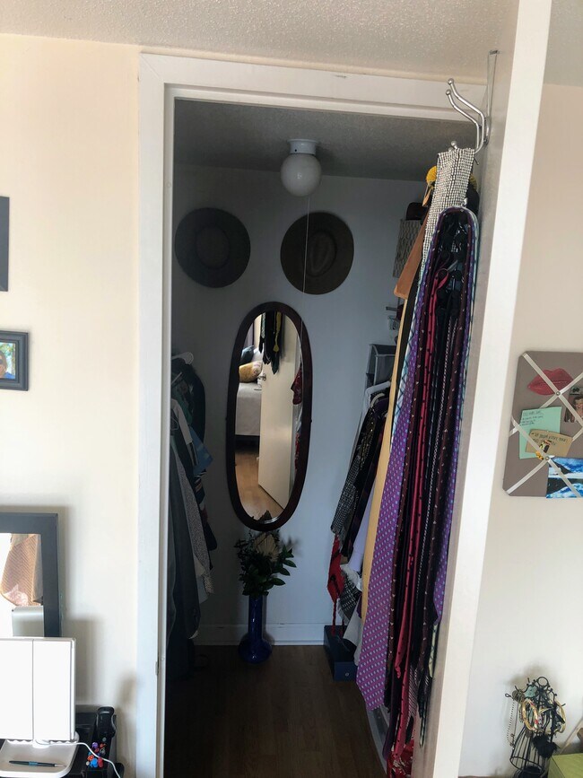 Bedroom Closet - 2728 N Hampden Ct