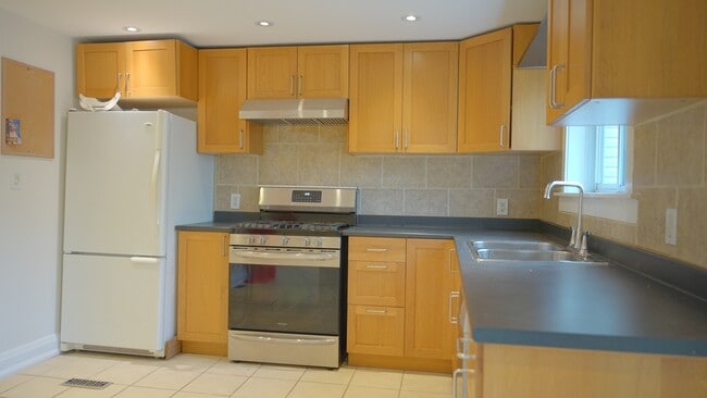 Photo du bâtiment - 1164 Queen St E