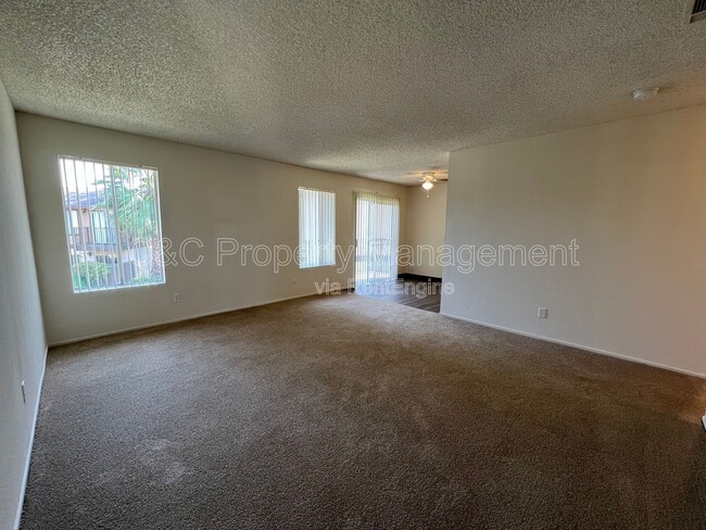 Building Photo - 3762 N Cedar Ave