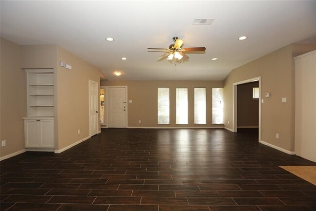 Building Photo - 7802 Valley View Ln
