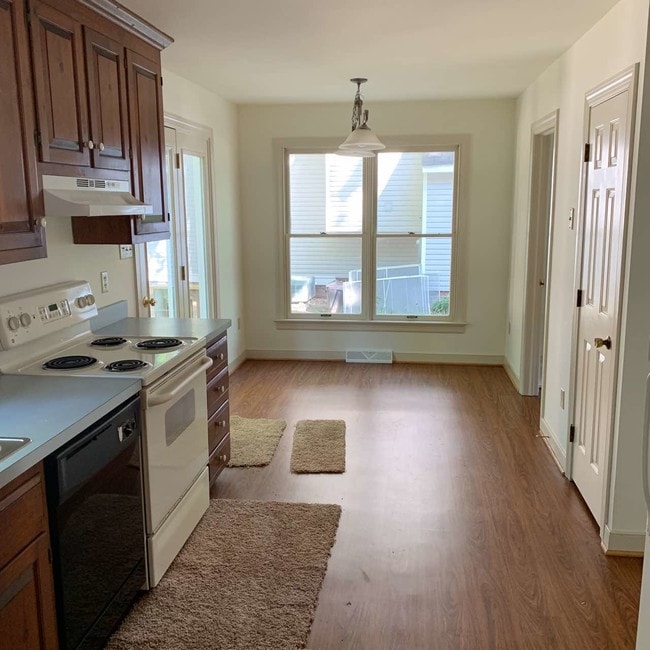 Foto del edificio - 7121 Mill Valley Rd