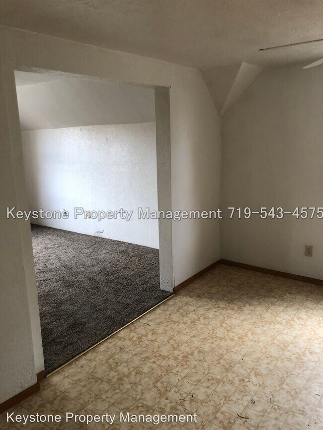 Building Photo - 415-415 W 12th St