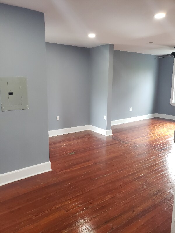 Foto del edificio - 327 W School House Ln