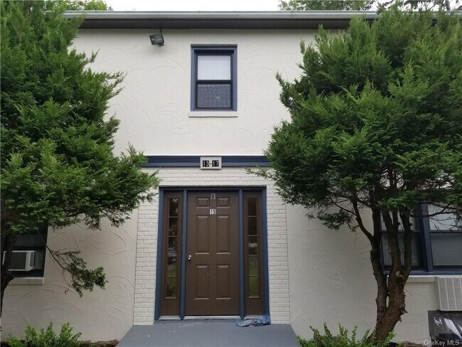 Building Photo - 15 Cornelison Ave