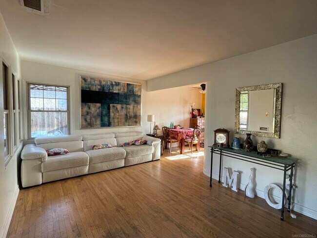 Foto del edificio - 4050 Violet St