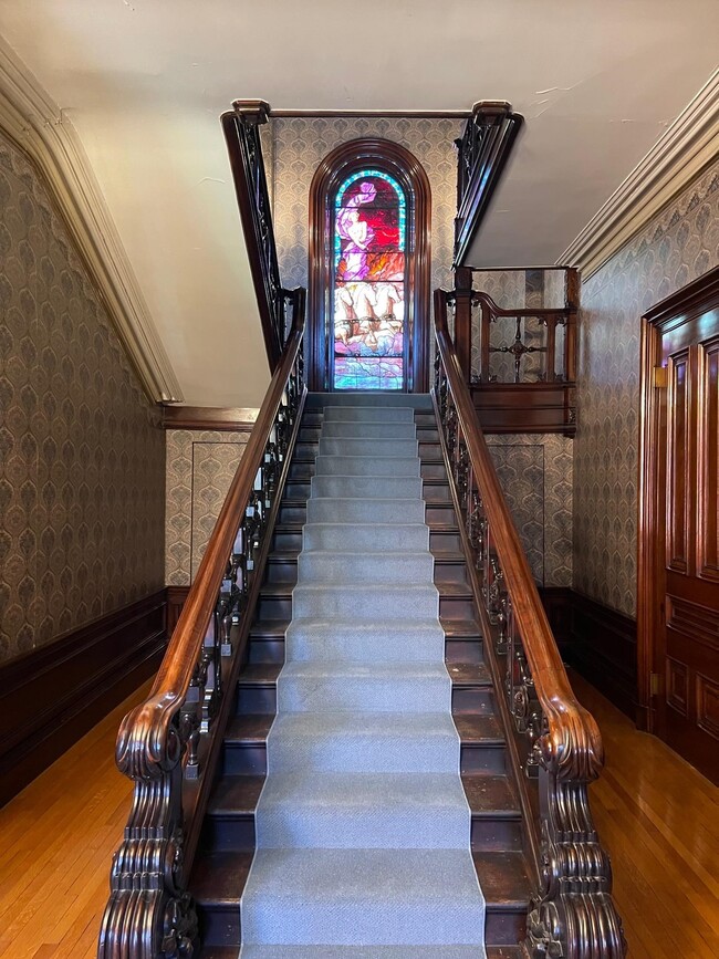 Building Photo - 241 Middle Street