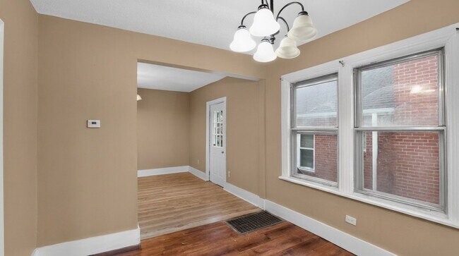 Foto del edificio - 4010 Ravenwood Ave