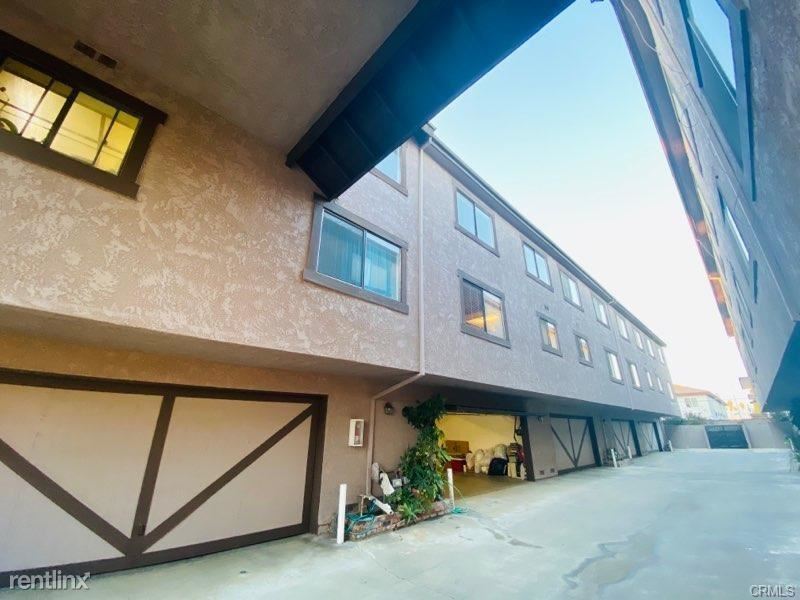 Foto principal - 3 br, 2.5 bath Condo - 500 S Monterey St