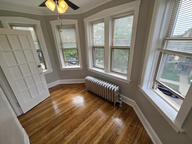 Foto del edificio - 4831 N Springfield Ave