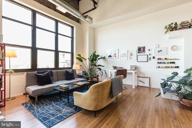 Building Photo - 849 S 7th St
