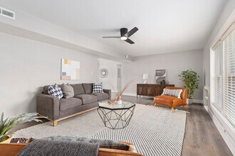 Building Photo - The Square on Delmar