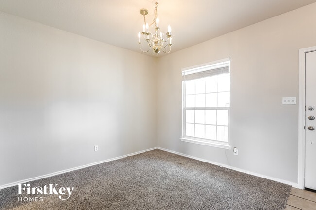 Building Photo - 1910 Mountain Star