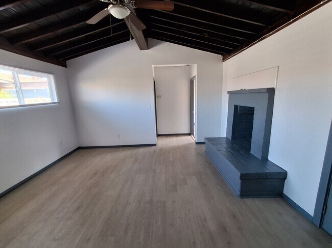 Sala de estar - 1412 W 107th St