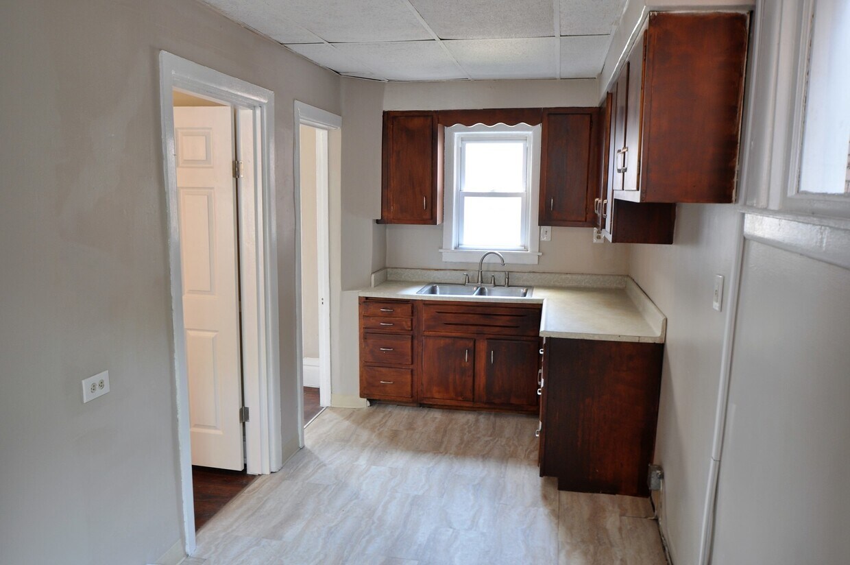 Foto principal - NO APPLICATION FEE!! Completely Renovated ...