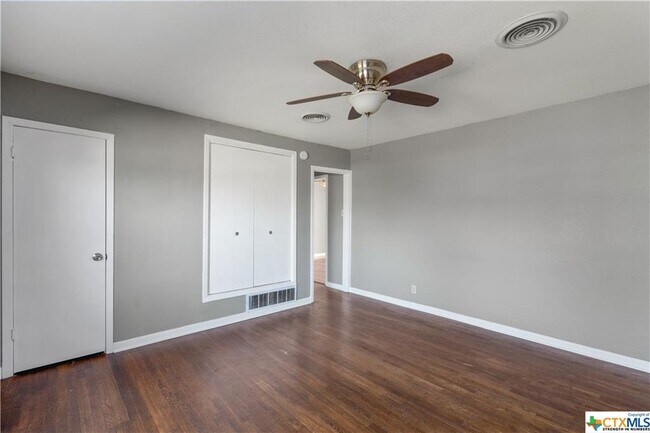 Building Photo - 808 S 36th St