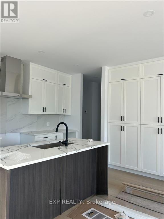 Building Photo - 1352 Louis Ln