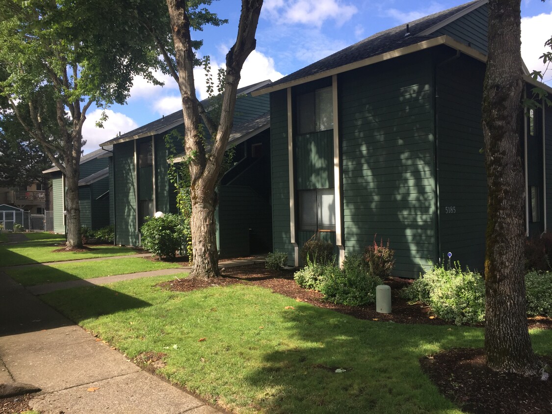 Foto principal - 5195 SW Lombard Ave