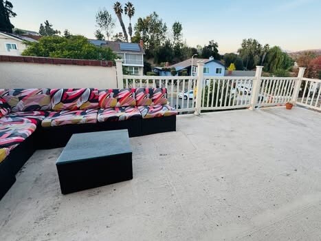 Foto del edificio - 24150 Willow Creek Rd