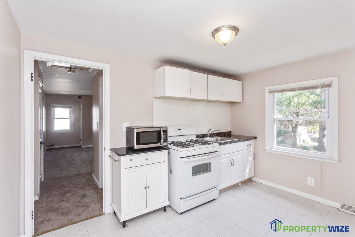 Primary Photo - 6029 Alta Ave