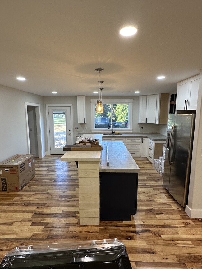 Eat in Kitchen - 869 Starr Hill Rd