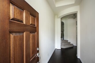 Building Photo - 34 Estherwood Pl