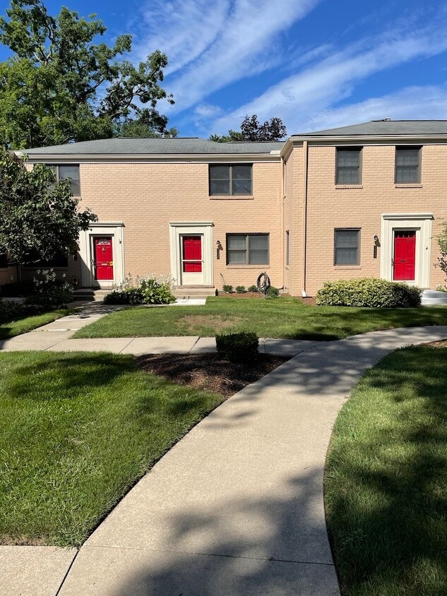 1930 Graefield Road, Birmingham, MI 48009 Townhome Rentals in