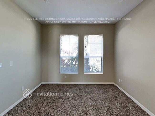 Building Photo - 3208 43rd Ave E