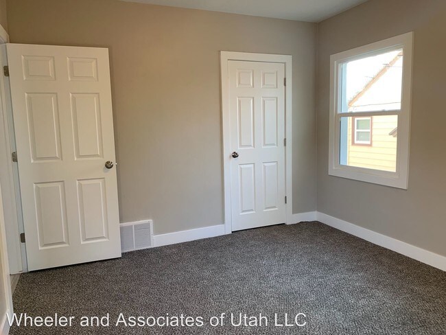 Building Photo - 4 br, 2 bath House - 1126 30th St.